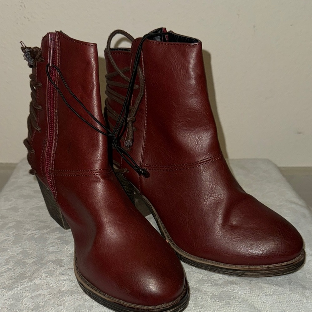 Elegant Burgundy Ankle Boots
